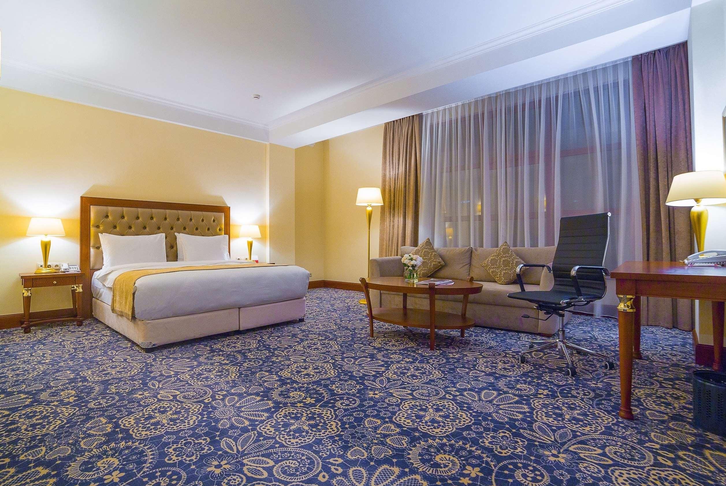 รามาดา บาย วินด์แฮม อัลมาเตอ Hotel อัลมาตี ภายนอก รูปภาพ
