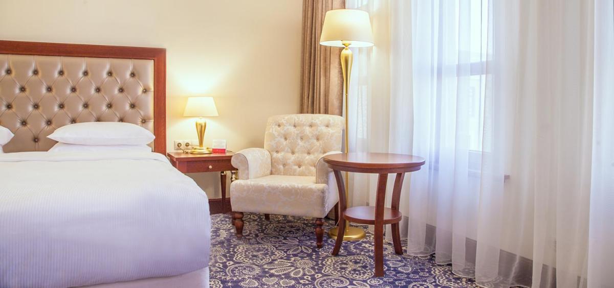 รามาดา บาย วินด์แฮม อัลมาเตอ Hotel อัลมาตี ภายนอก รูปภาพ