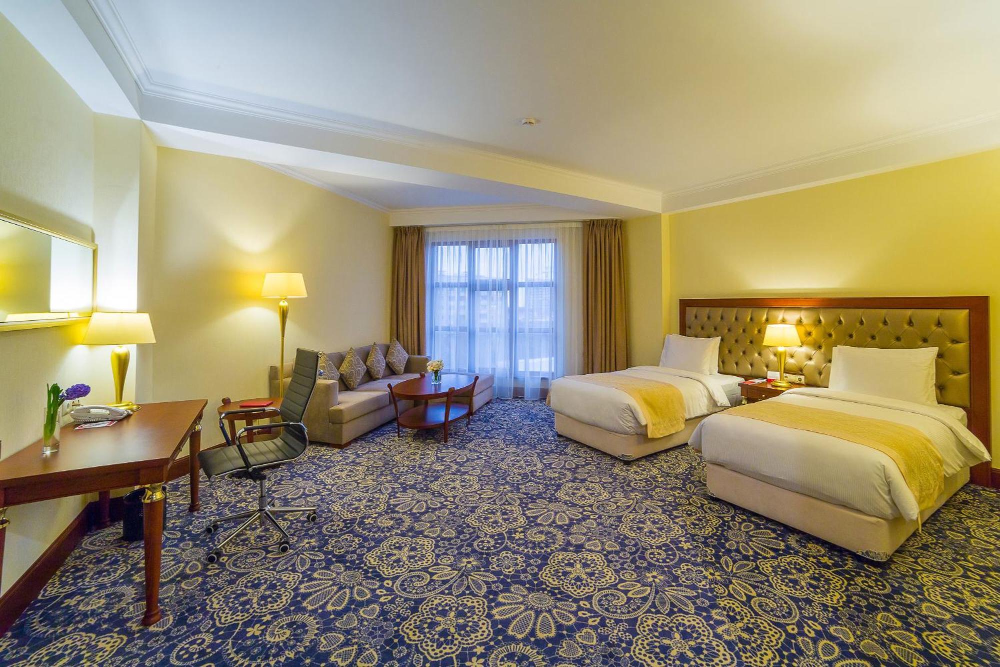 รามาดา บาย วินด์แฮม อัลมาเตอ Hotel อัลมาตี ภายนอก รูปภาพ