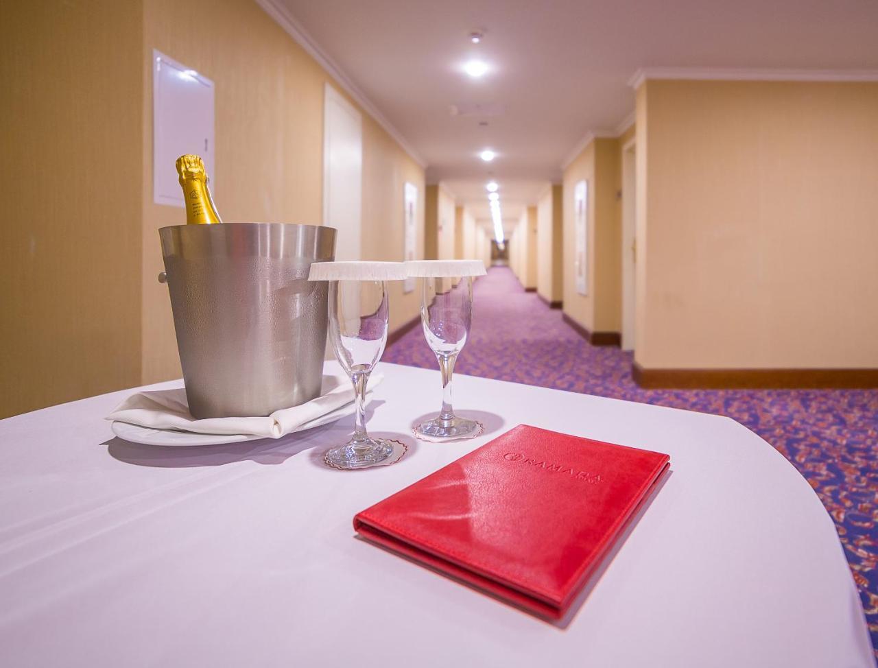 รามาดา บาย วินด์แฮม อัลมาเตอ Hotel อัลมาตี ภายนอก รูปภาพ