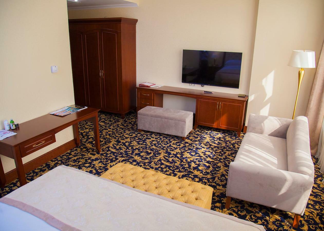 รามาดา บาย วินด์แฮม อัลมาเตอ Hotel อัลมาตี ภายนอก รูปภาพ